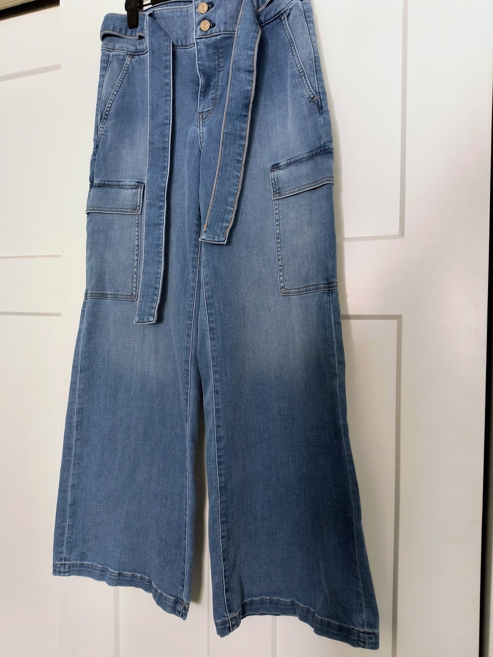 White House Black Market Extra High-Rise Wide-Leg Cargo Jeans - Picture 4 of 8